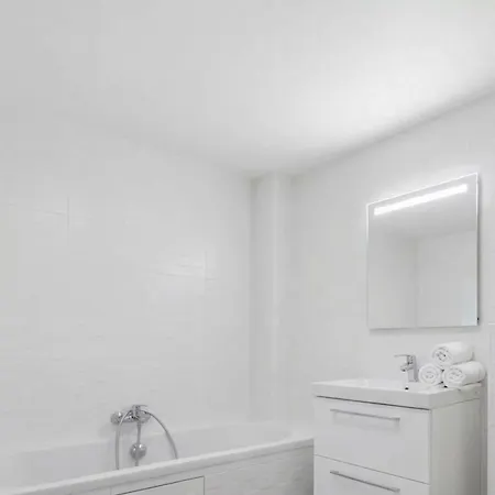 3br Pierre Charron Champs Elysee アパート *