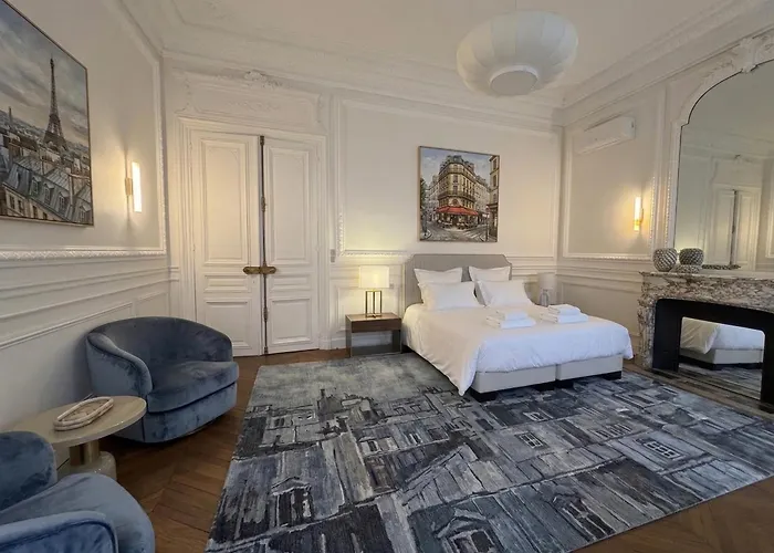 3br Pierre Charron Champs Elysee *